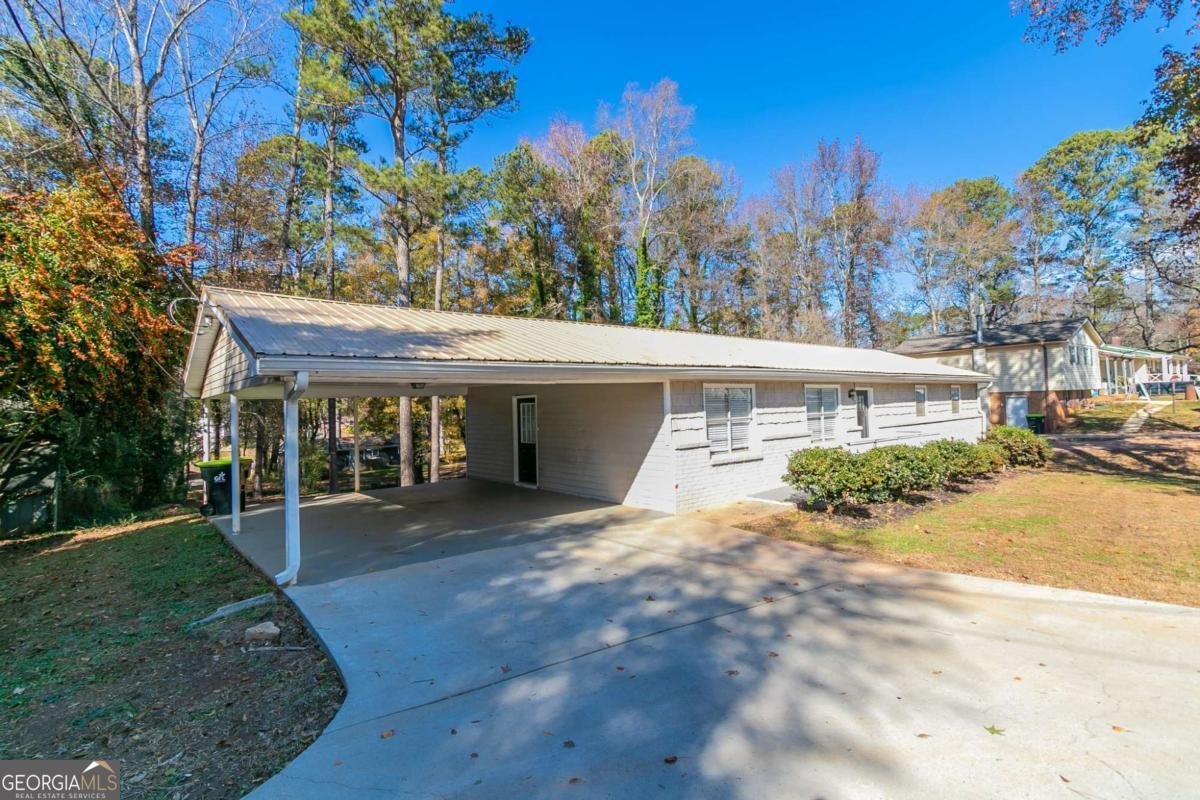 8775 Lee Road Lithia Springs - 4