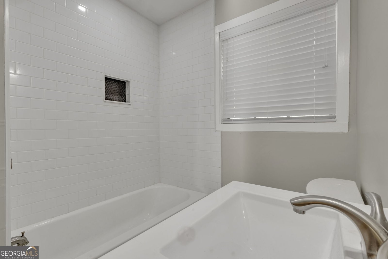 5380 Saint Lo Lane Atlanta - 23