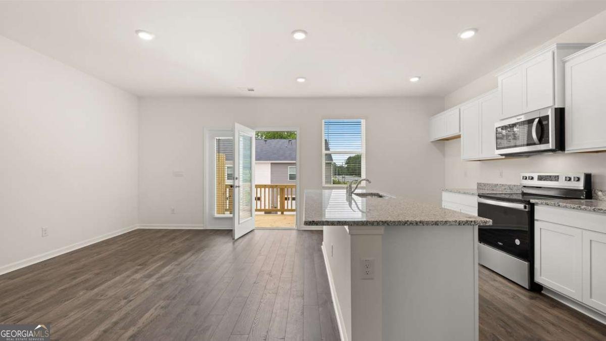 979 Cades Walk Lawrenceville - 11