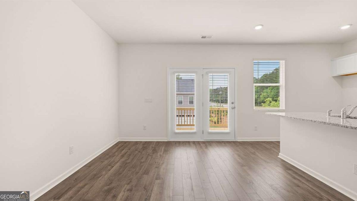 979 Cades Walk Lawrenceville - 18
