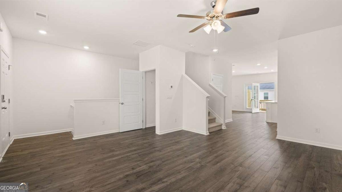 979 Cades Walk Lawrenceville - 9