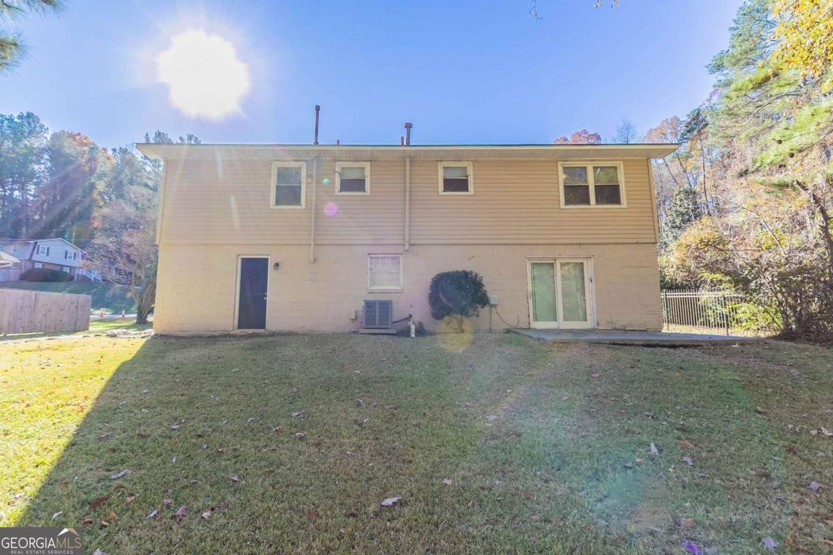 633 Larchmont Circle Atlanta - 27