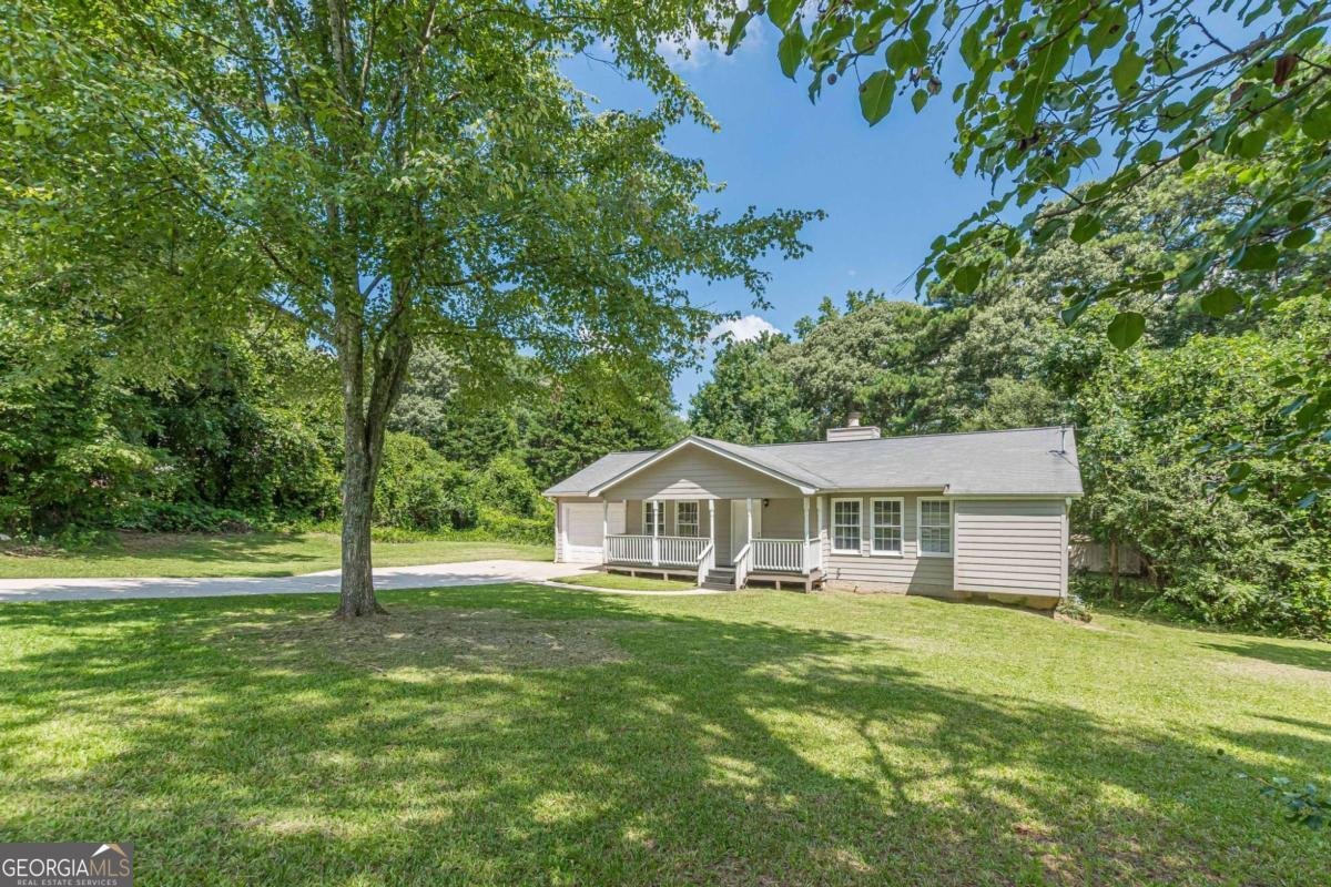6226 Pine Lane Douglasville - 1