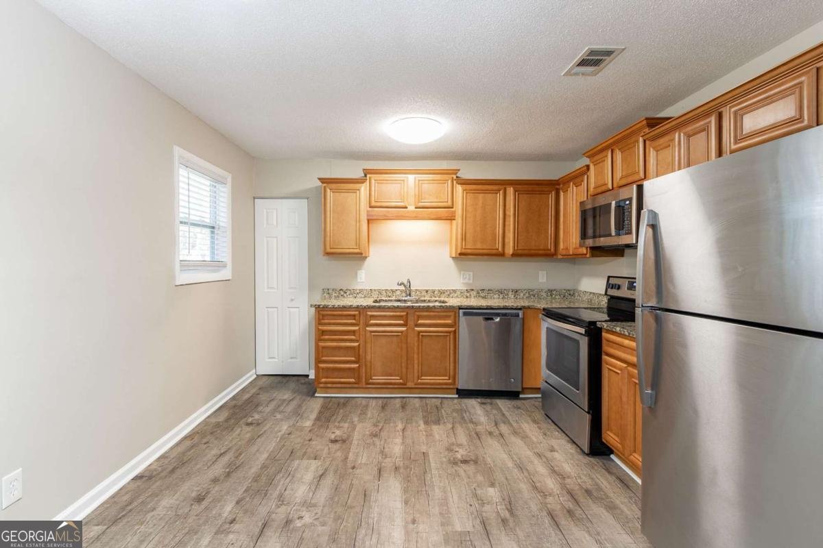 8661 Chestnut Lane Lithia Springs - 4