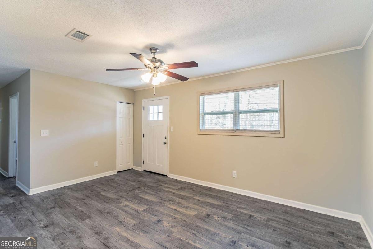 8661 Chestnut Lane Lithia Springs - 8