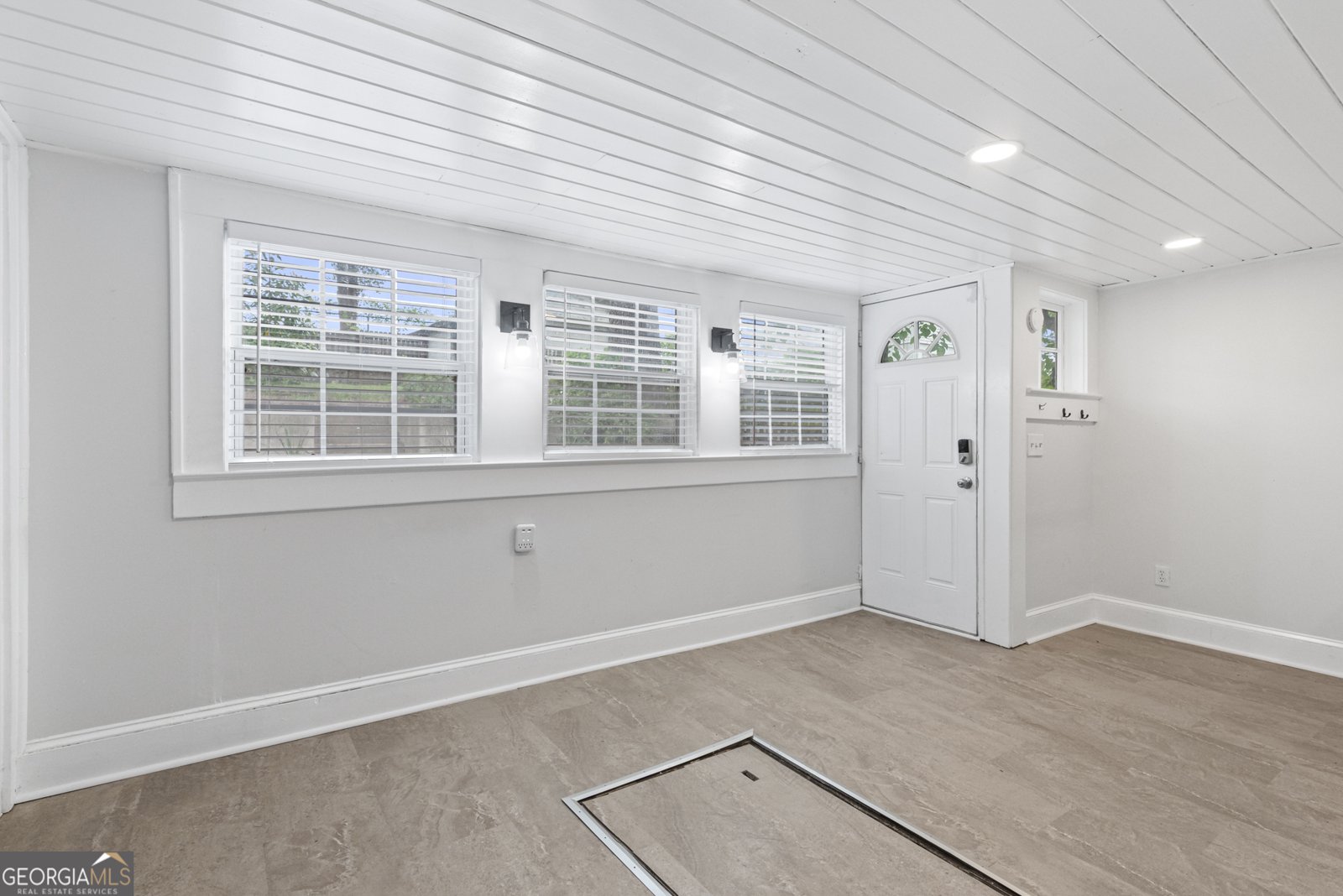 1015 Deckner Avenue Atlanta - 27