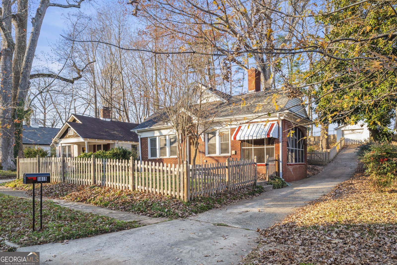 1015 Deckner Avenue Atlanta - 35