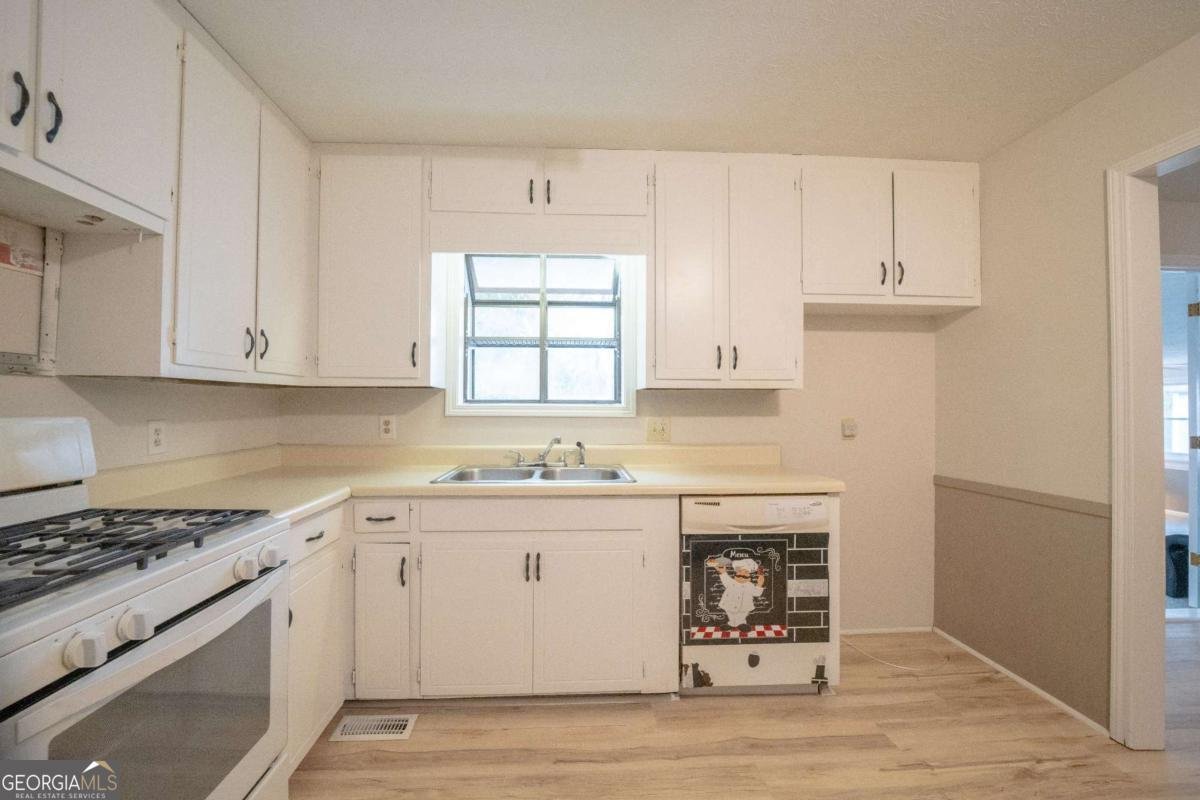 70 HONEYSUCKLE Lane Carrollton - 26