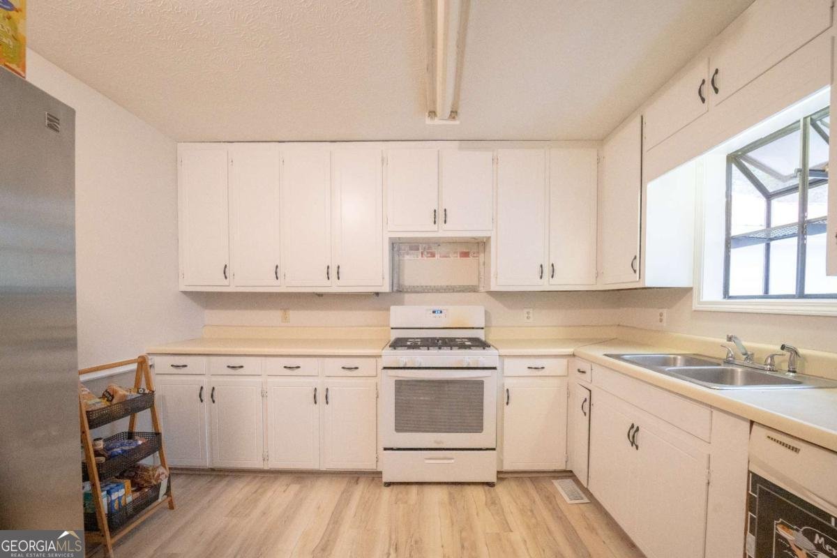 70 HONEYSUCKLE Lane Carrollton - 27