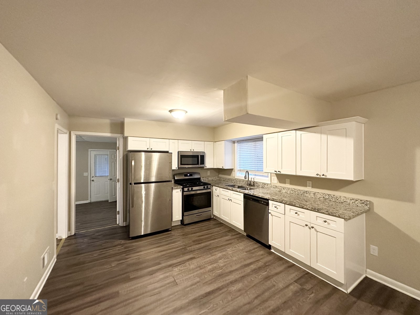 3029 McKenzie Road East Point - 4