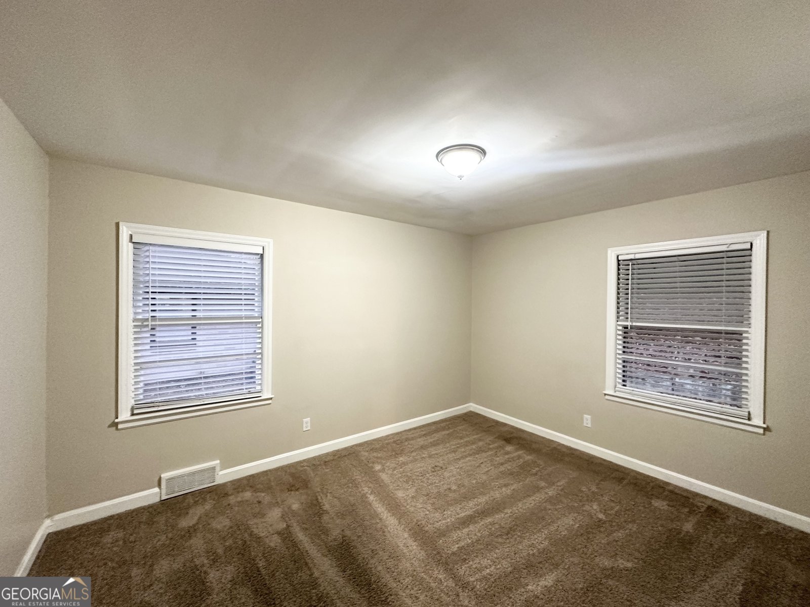 2816 Cloverhurst Drive East Point - 8