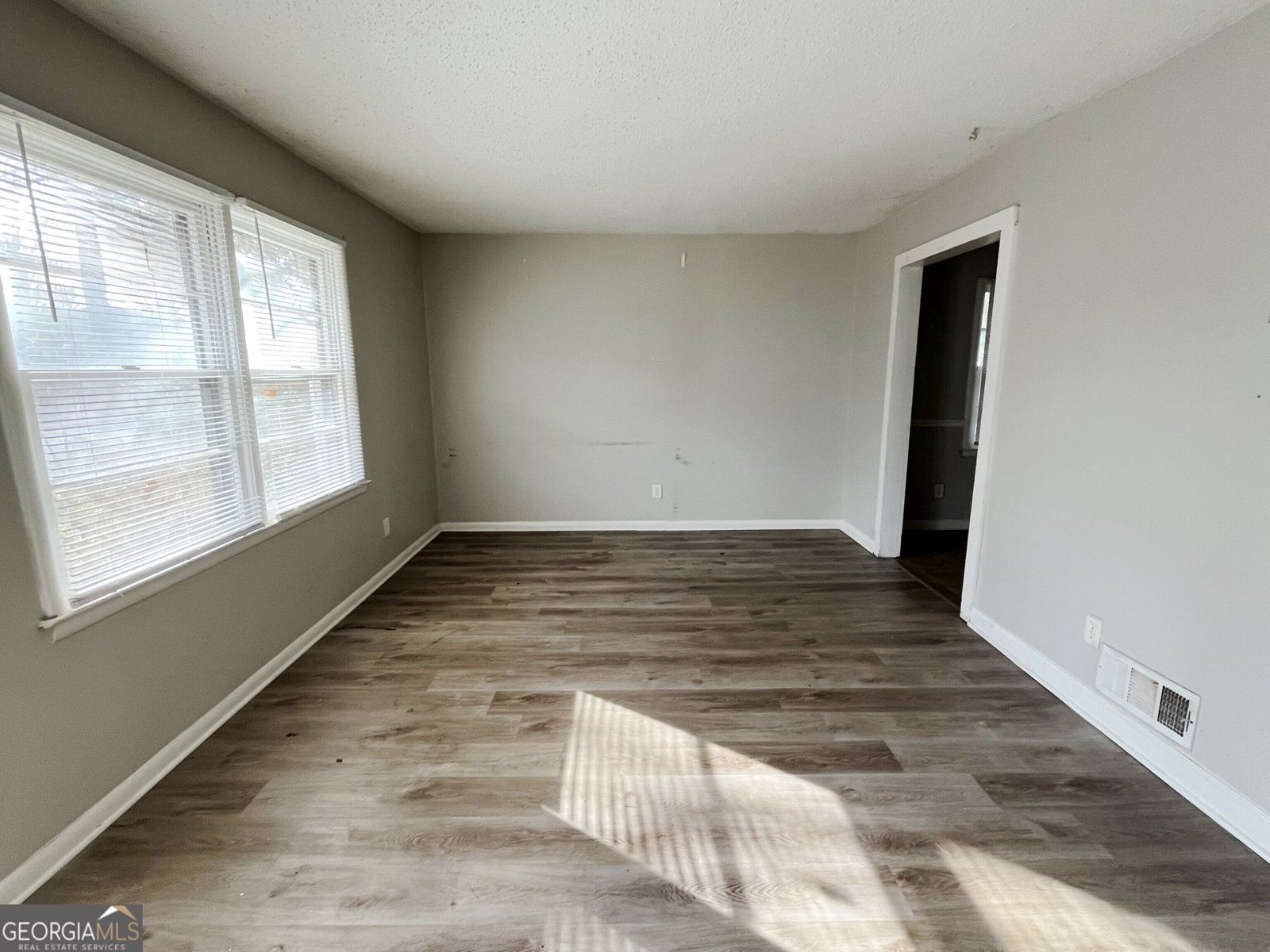 422 Windsor Drive Forest Park - 4