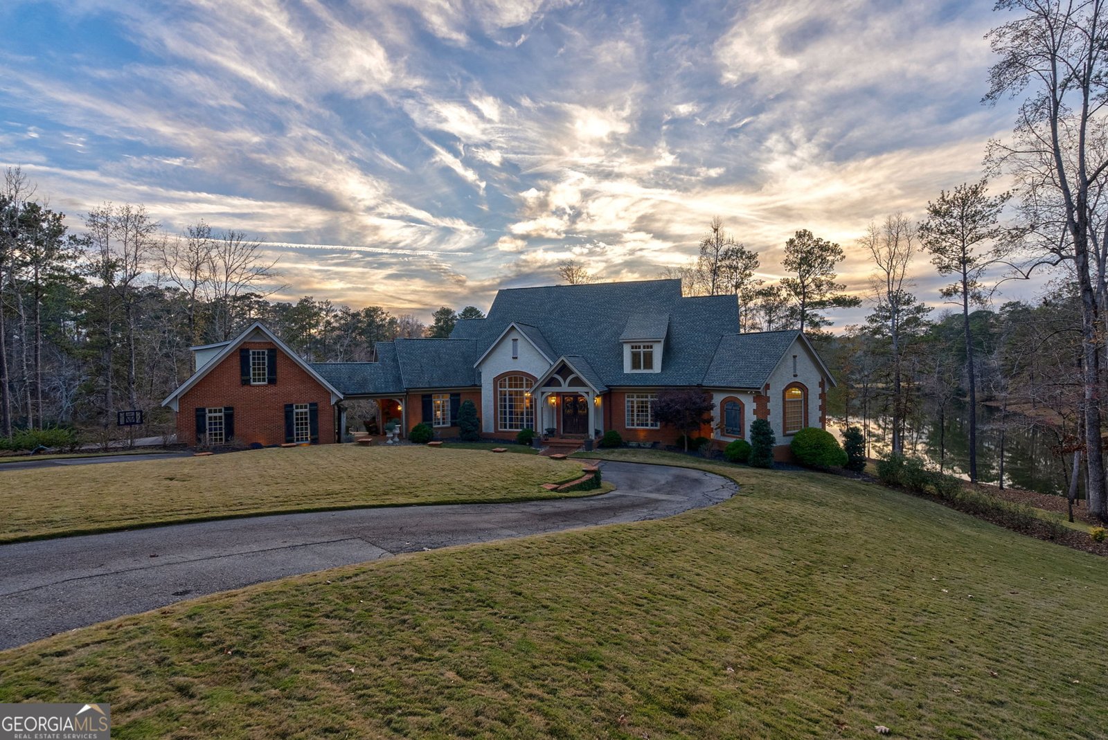 8814 River Road Columbus - 1