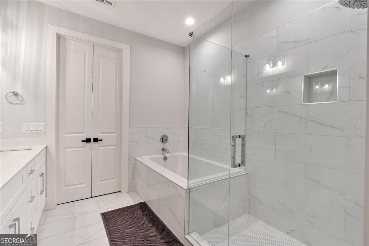 6890 Peachtree Dunwoody Road Atlanta - 21