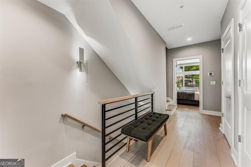 1099 North Avenue Atlanta - 24