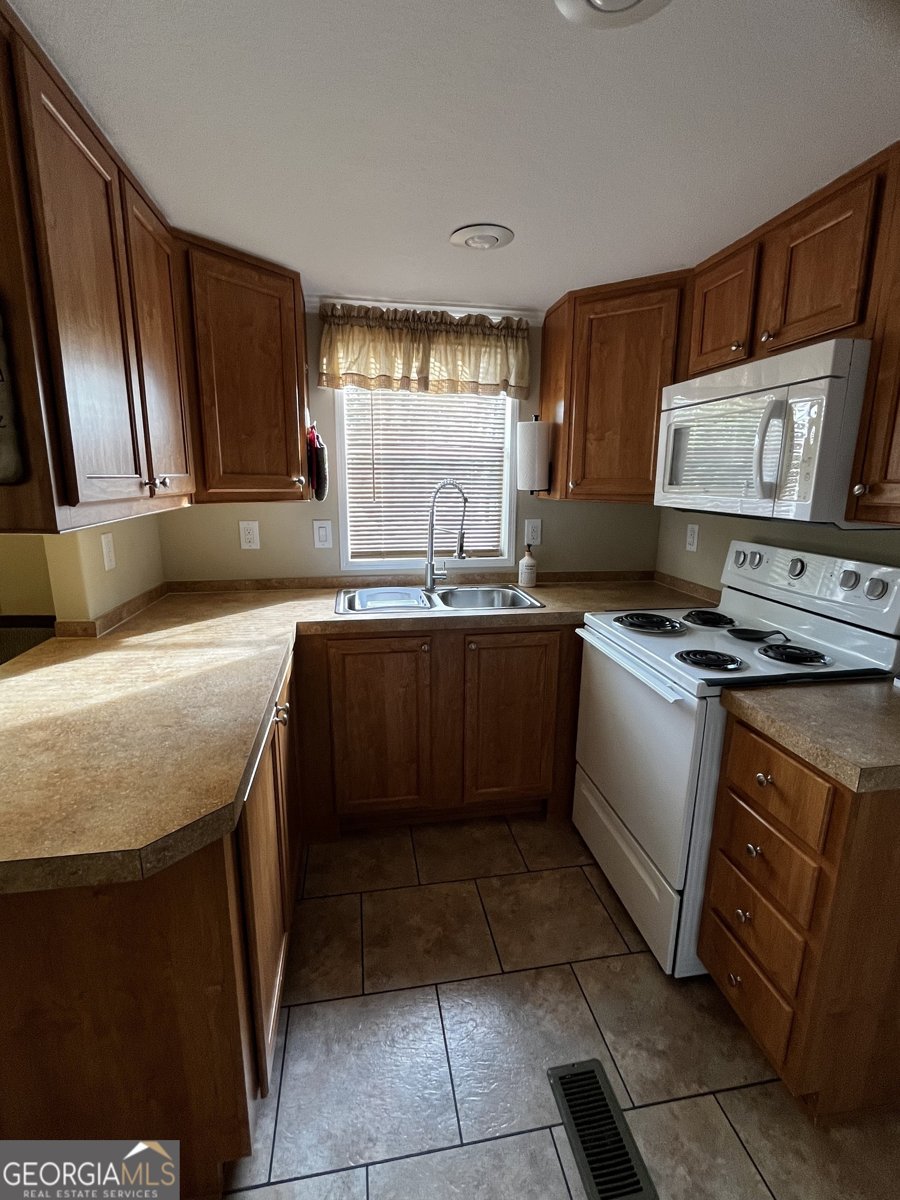 96 Stag Leap Drive Cleveland - 12