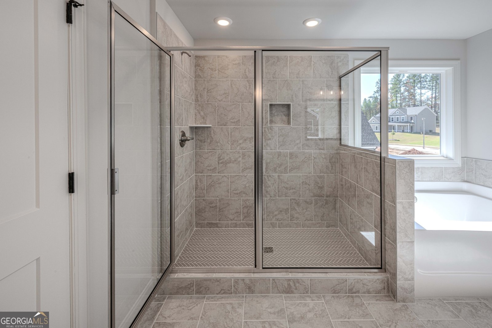 1081 HAWTHORN Court Loganville - 36