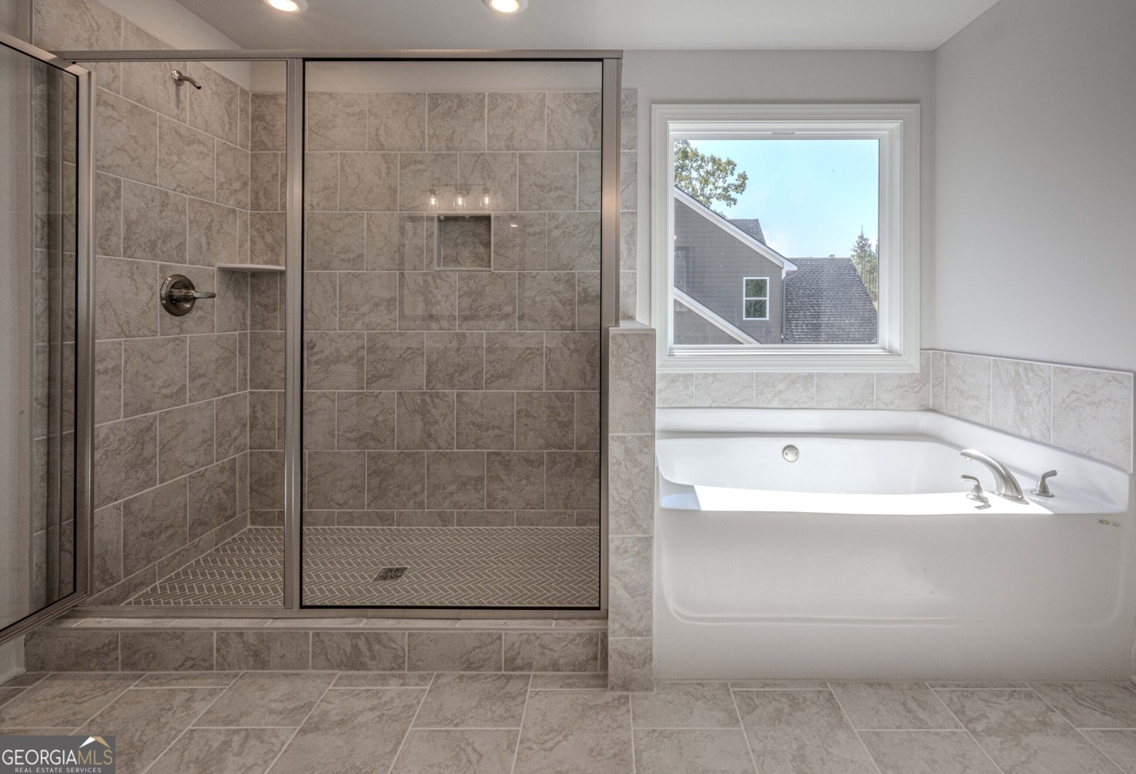 1081 HAWTHORN Court Loganville - 37