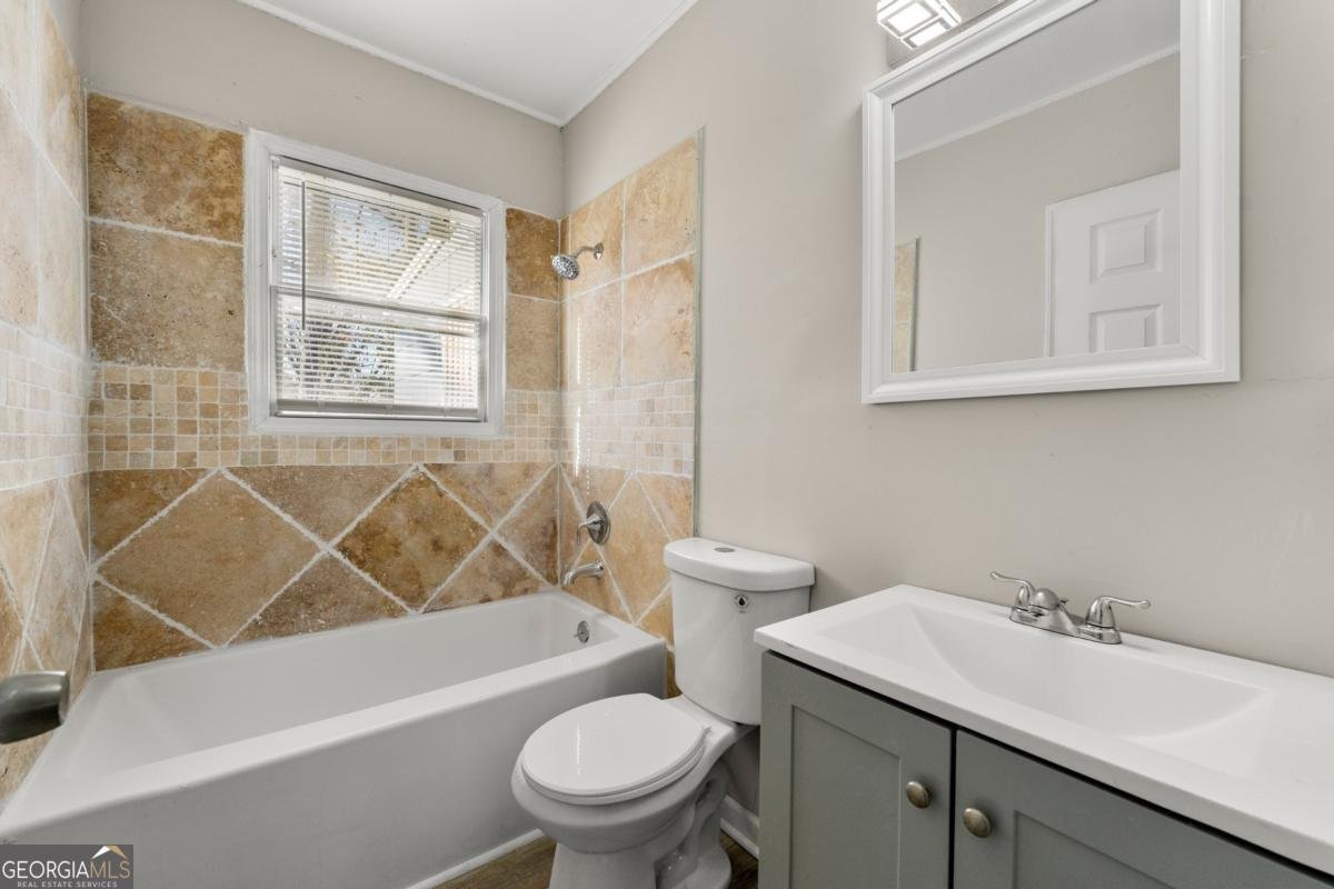 540 HAMILTON E HOLMES Drive Atlanta - 7