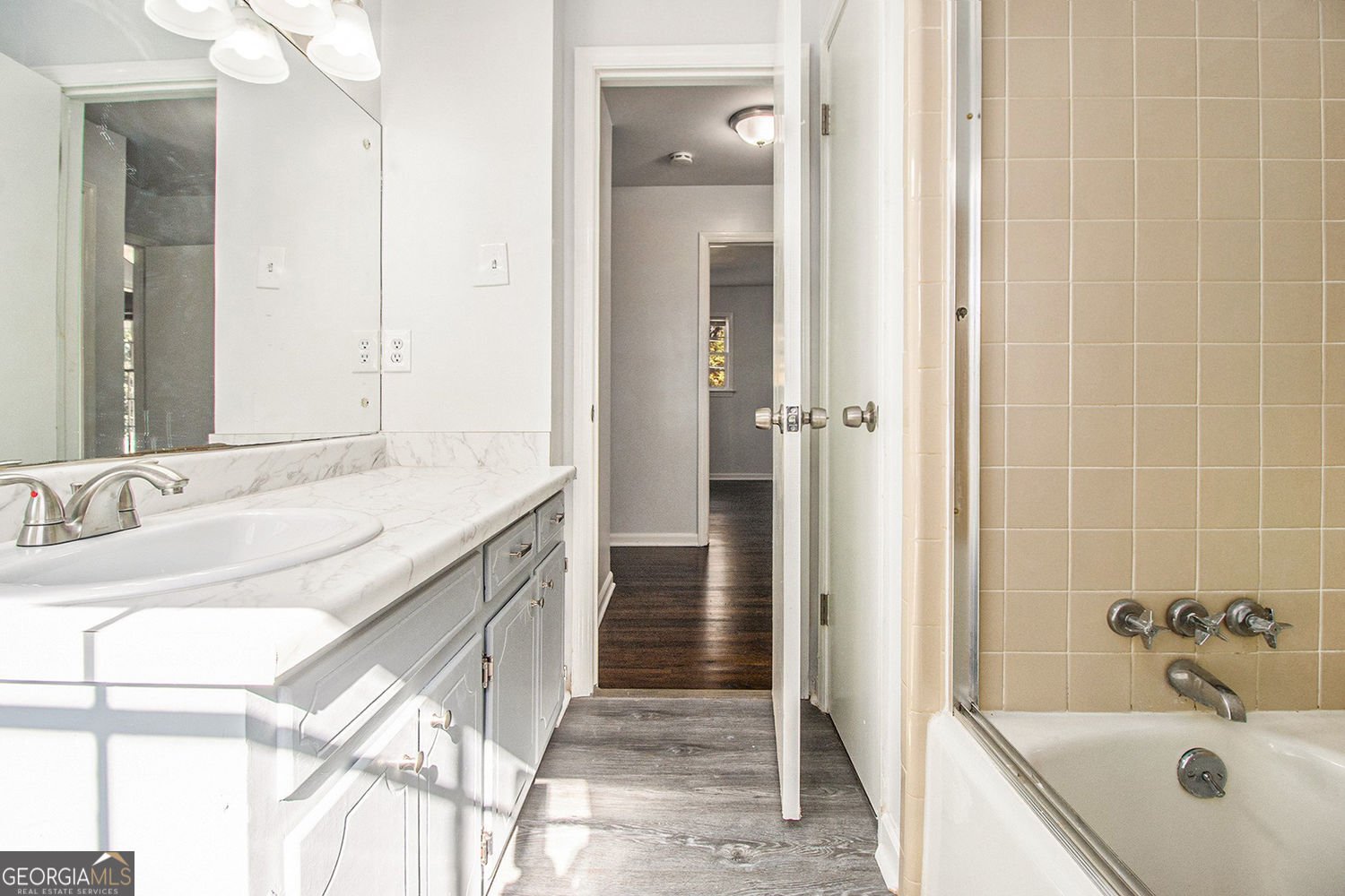 2540 Thornton Drive Atlanta - 24