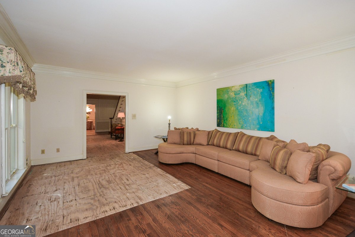 115 Russell Road Roswell - 40