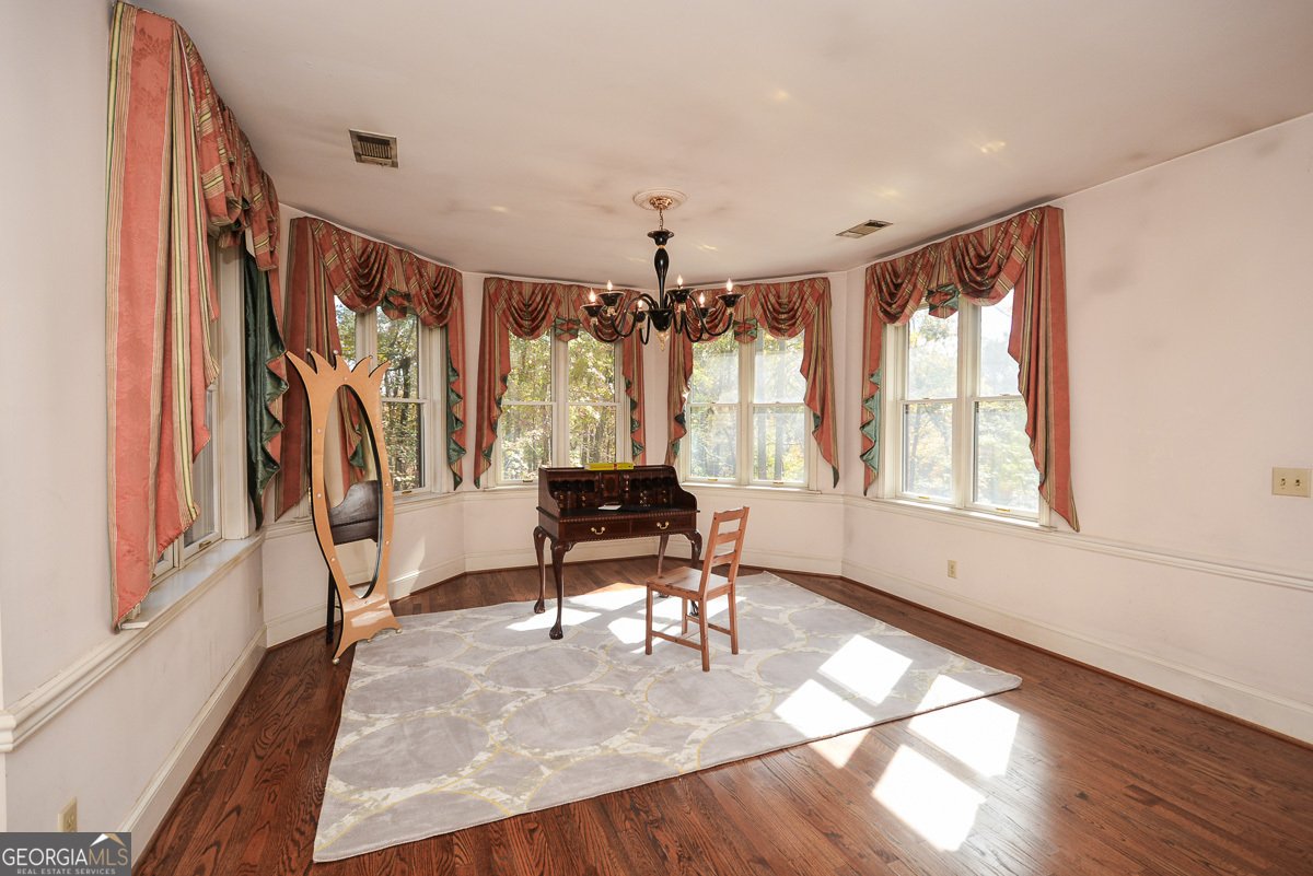 115 Russell Road Roswell - 70