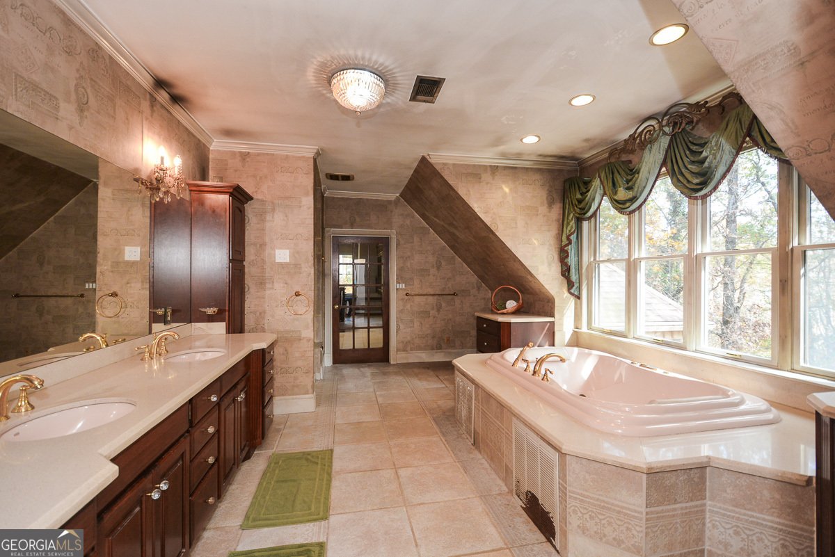 115 Russell Road Roswell - 73