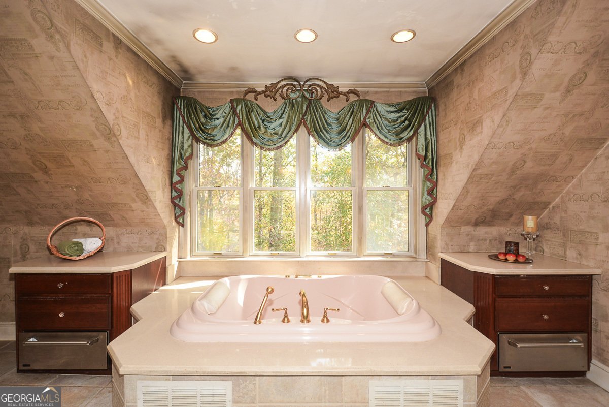 115 Russell Road Roswell - 74