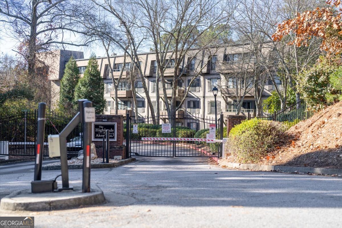 1214 Highland Bluff Drive Atlanta - 31