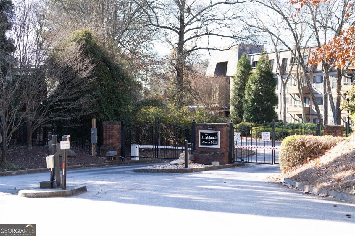 1214 Highland Bluff Drive Atlanta - 32