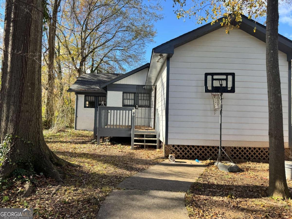 880 CASCADE Road Atlanta - 2