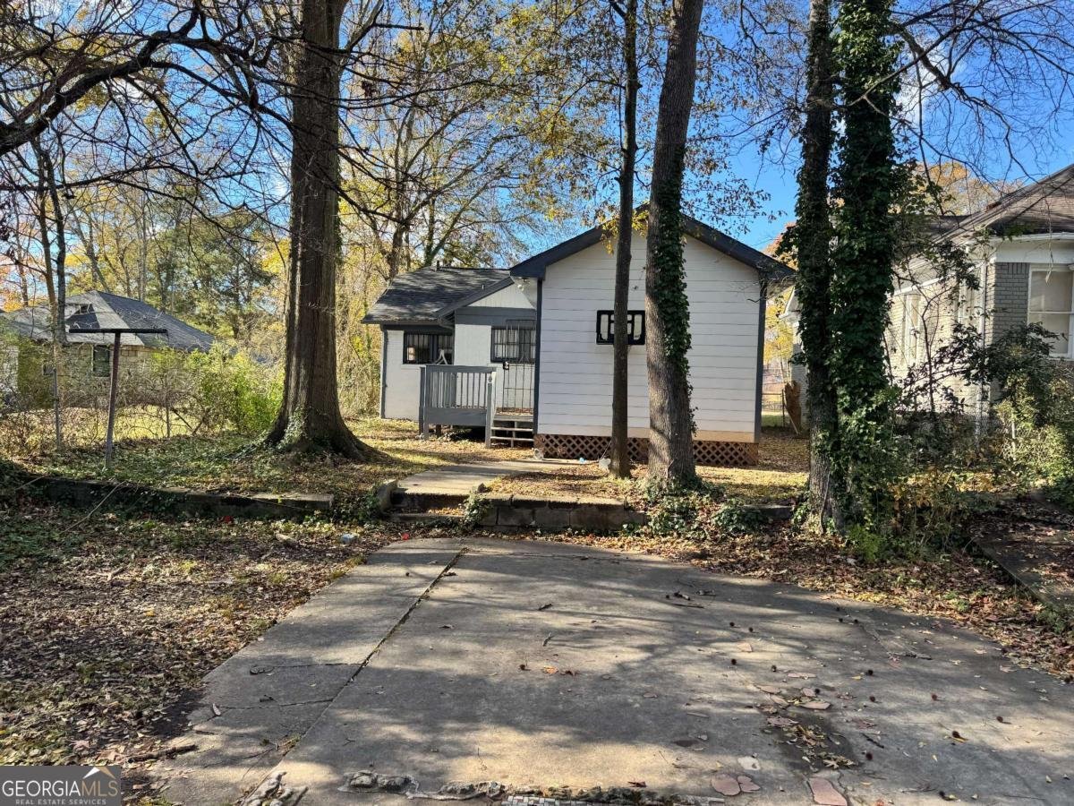 880 CASCADE Road Atlanta - 3