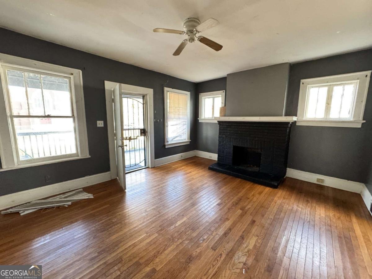 880 CASCADE Road Atlanta - 4