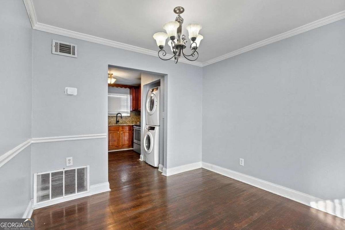 5667 KINGSPORT Drive Atlanta - 12