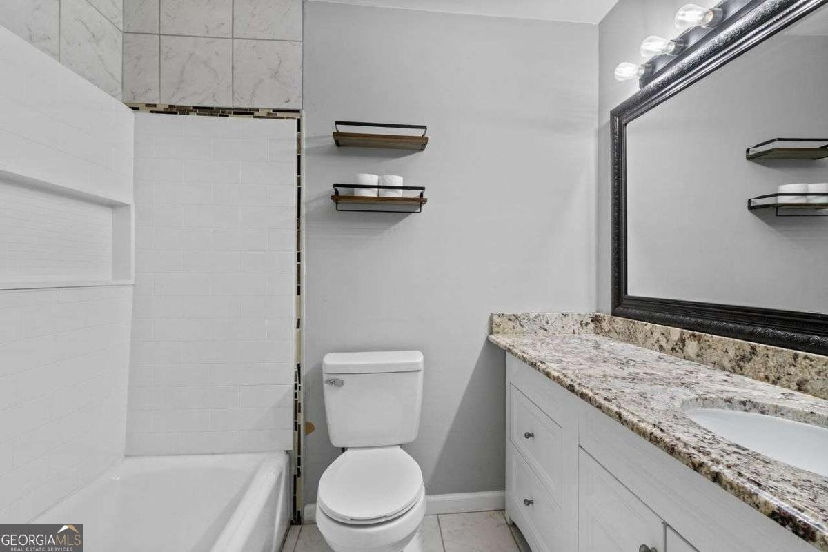 5667 KINGSPORT Drive Atlanta - 19