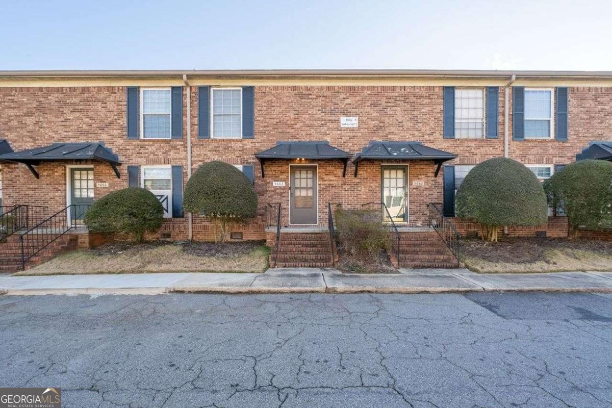 5667 KINGSPORT Drive Atlanta - 2