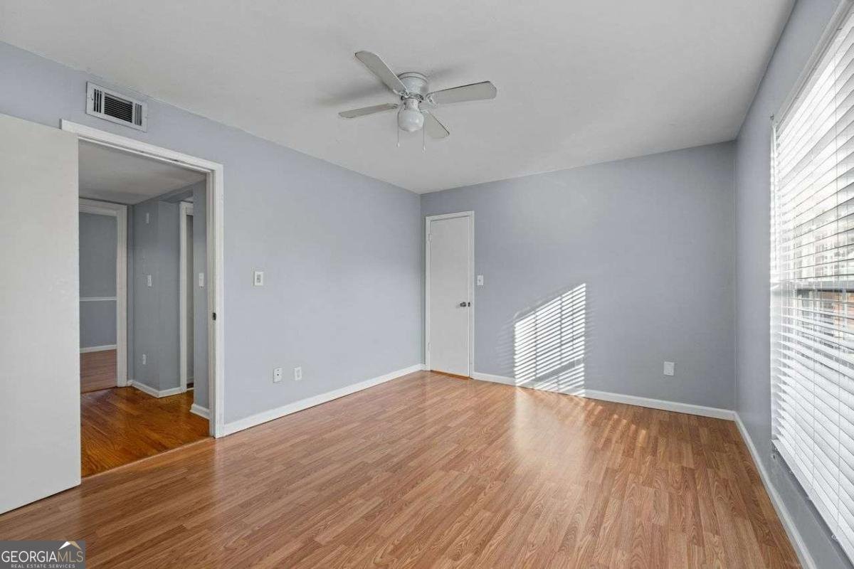 5667 KINGSPORT Drive Atlanta - 21