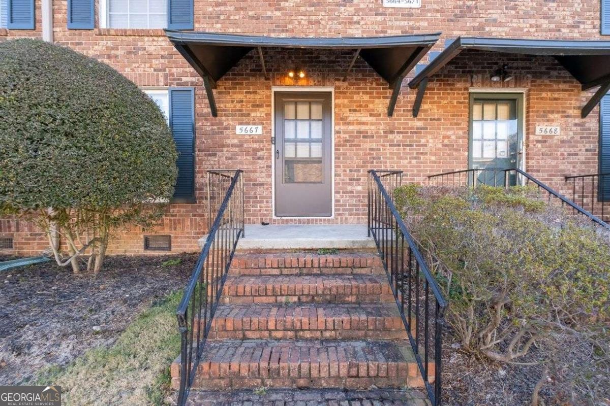 5667 KINGSPORT Drive Atlanta - 4