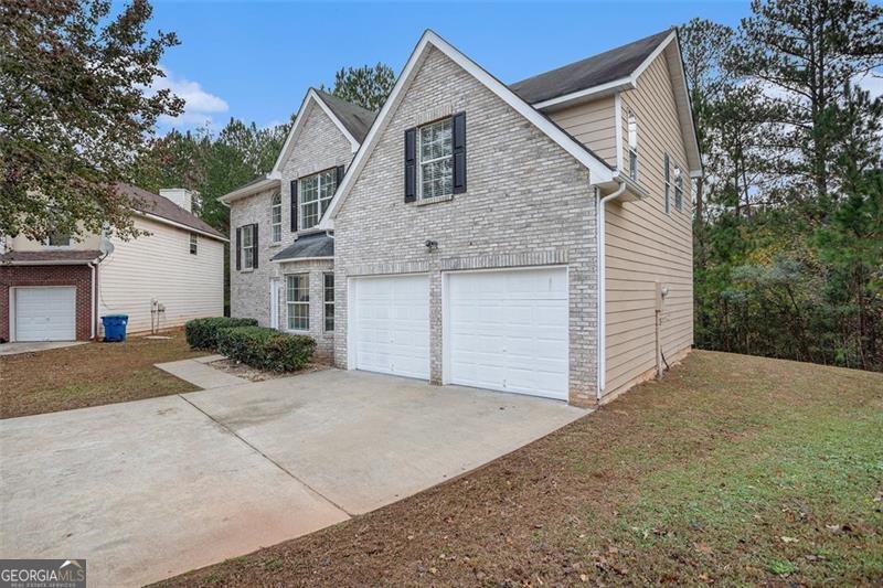 6876 WILDBOAR Drive Fairburn - 2