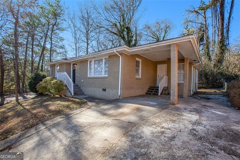 2159 MACON Drive Atlanta - 16