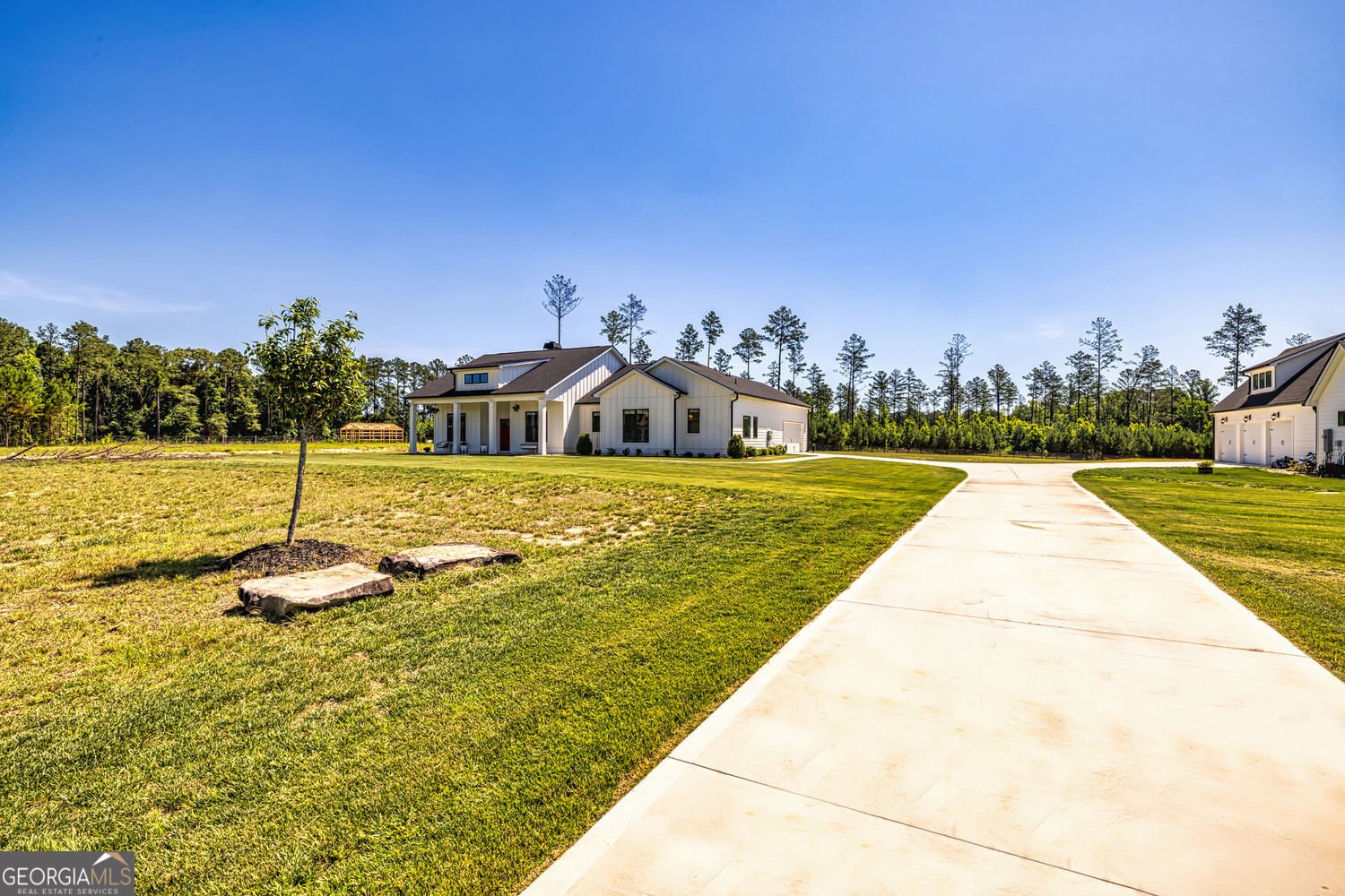 11084 Mount Carmel Road Senoia - 72