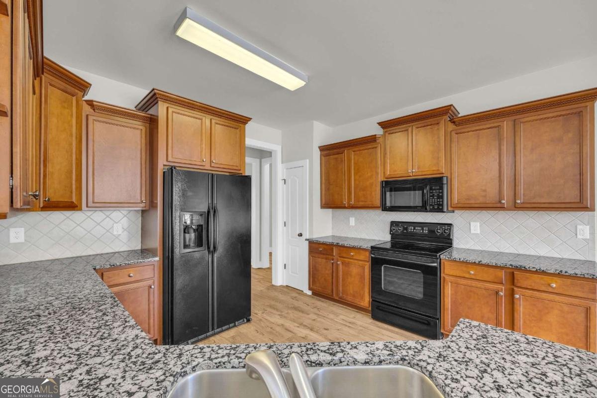 151 Chestnut Chase Hoschton - 32