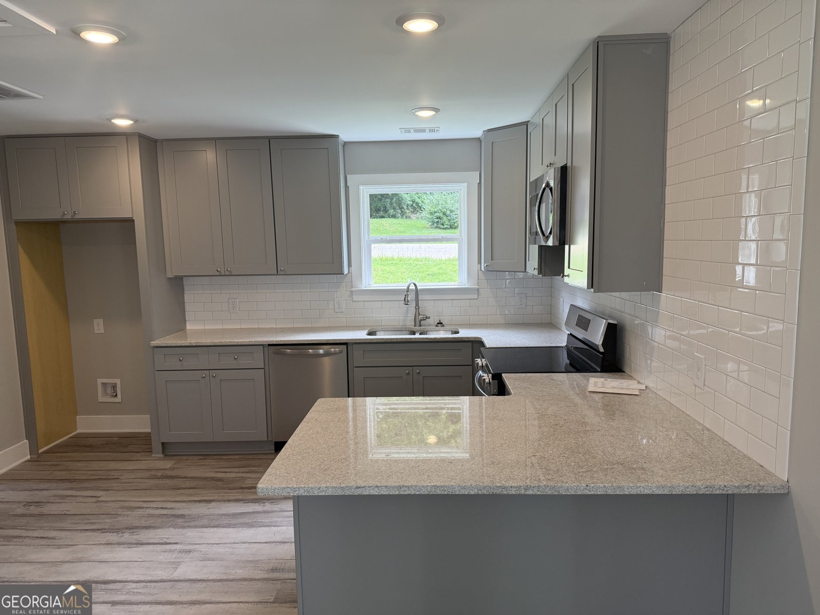 900 Parkway LaGrange - 6