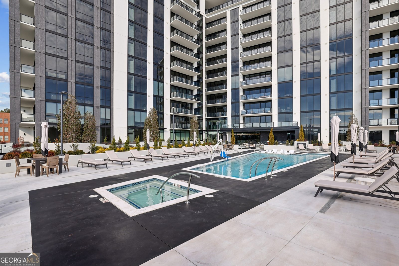 2425 Peachtree Road Atlanta - 24