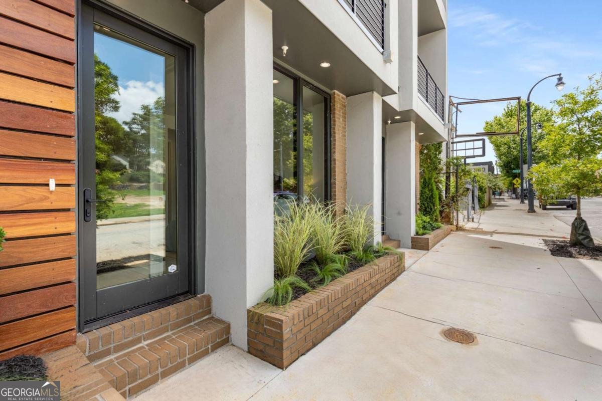 105 Georgia Avenue Atlanta - 27
