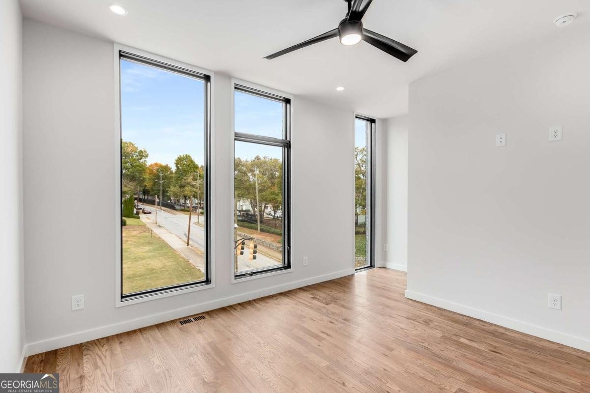 105 Georgia Avenue Atlanta - 12