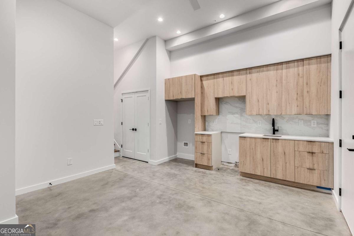 105 Georgia Avenue Atlanta - 23
