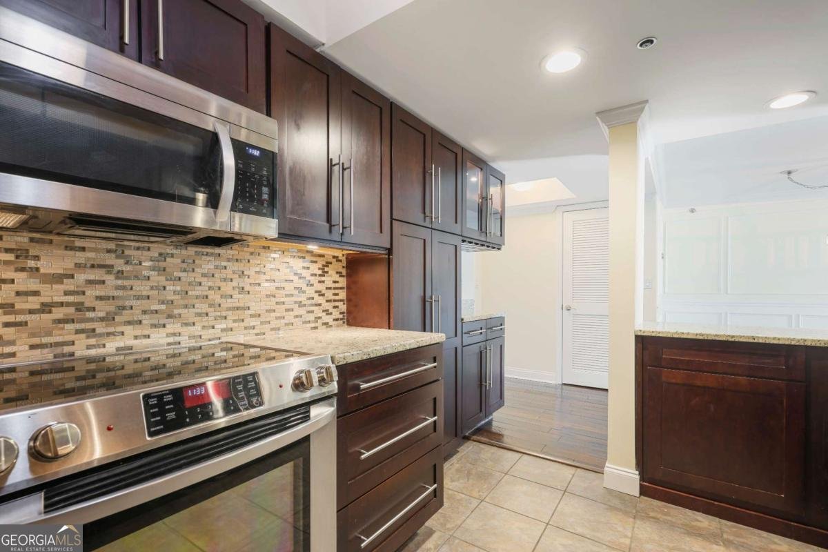 2870 Pharr Court South Atlanta - 10