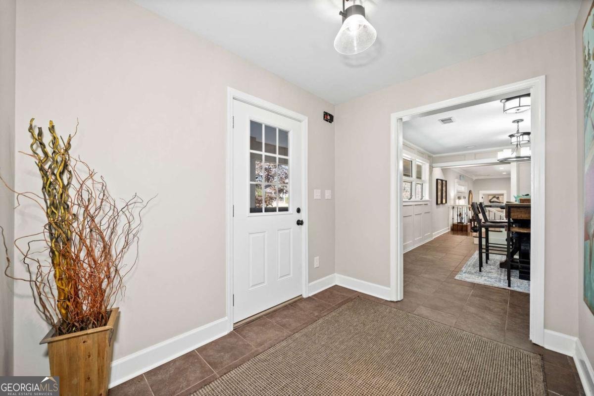 103 Cardinal Road White - 16