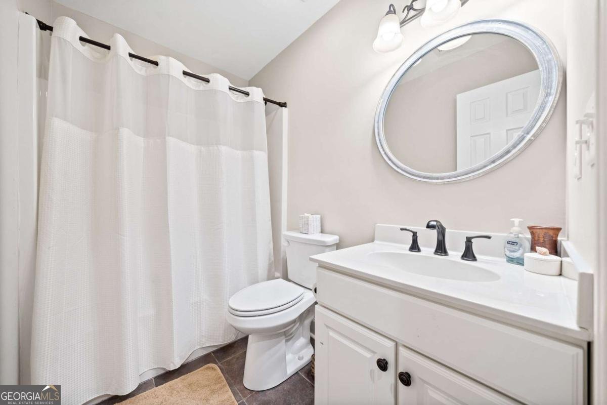 103 Cardinal Road White - 17